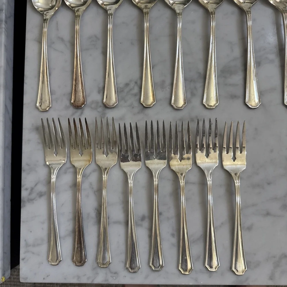 ONEIDA Silversmiths CLAIRHILL FAIRHILL Silverplated Flatware Set 41 PIECES